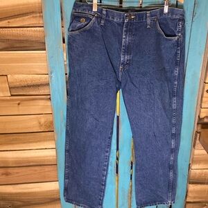 Wrangler George Straight Cowboy Cut original fit jeans 37x30 (tag 38x30)